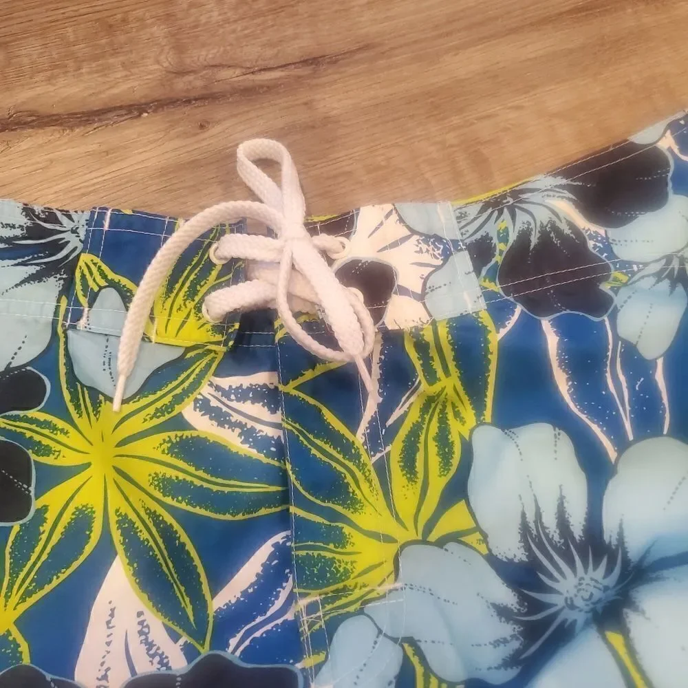 Mens Boats Shorts Size 34